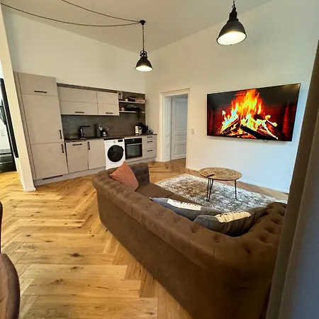 Industrial Apartment Schlossberg Linz Exterior photo